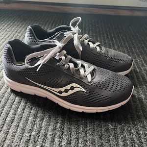 Womens sz. 11 Saucony sneakers